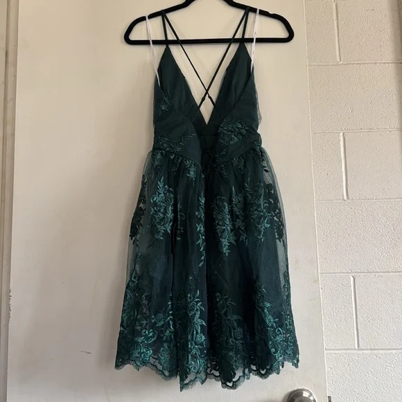 NWT Deep V-Neck Floral Jacquard Dress - Picture 2 of 2